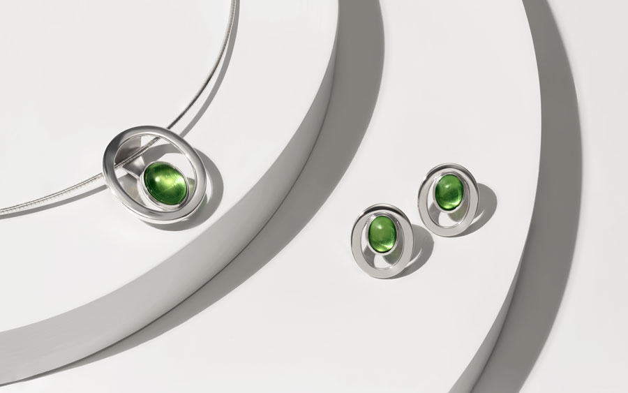 Collier mit grünem Bernstein